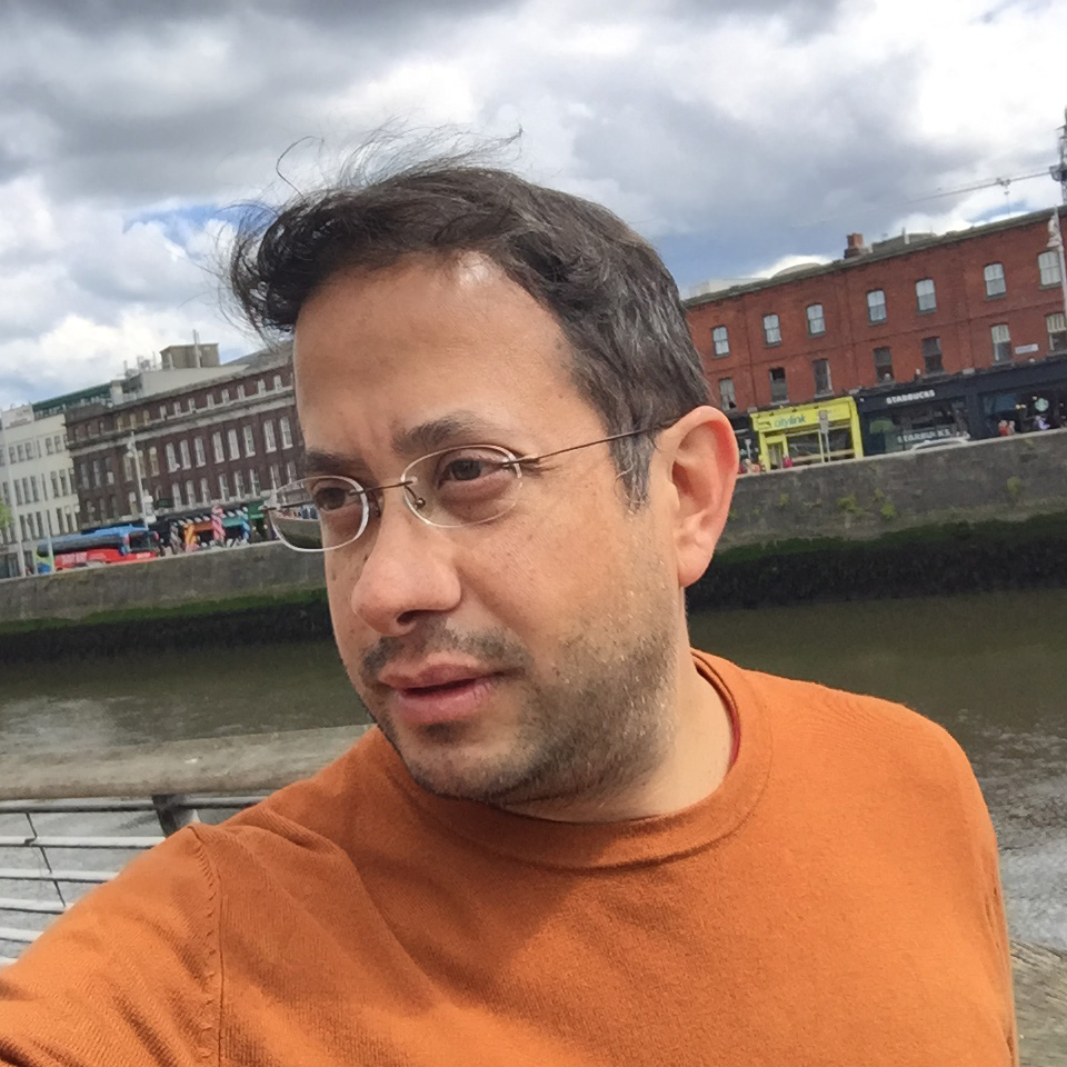 Roberto Morales Olivares